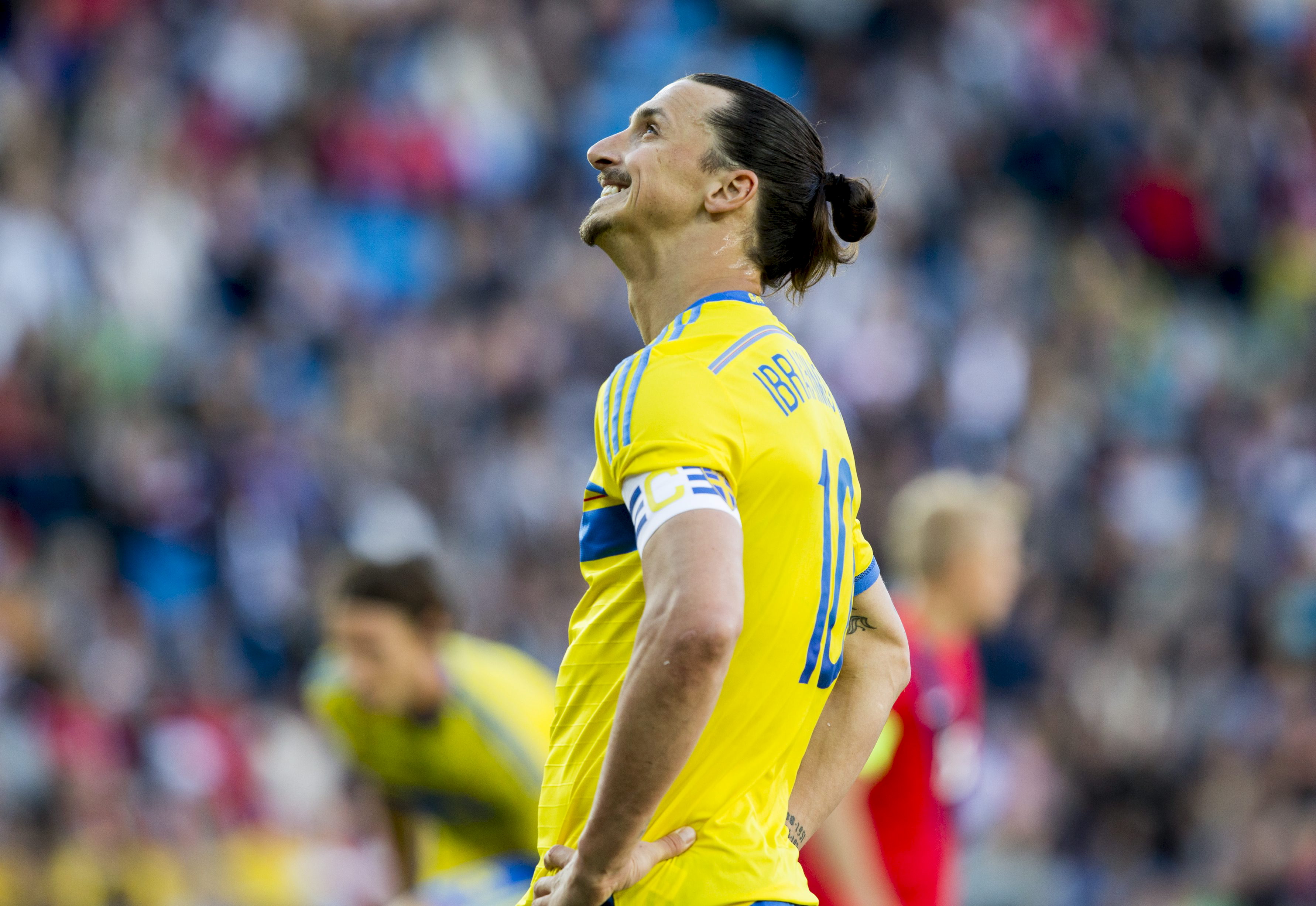Sweden's captain Zlatan Ibrahimovic reacts during an international friendly soccer match between Norway and Sweden at Ullevaal Stadium in Oslo, Norway, June 8, 2015. REUTERS/Vegard Wivestad Grott/NTB Scanpix THIS IMAGE HAS BEEN SUPPLIED BY A THIRD PARTY. IT IS DISTRIBUTED, EXACTLY AS RECEIVED BY REUTERS, AS A SERVICE TO CLIENTS. NORWAY OUT. NO COMMERCIAL OR EDITORIAL SALES IN NORWAY. NO COMMERCIAL SALES. - RTX1FP3R